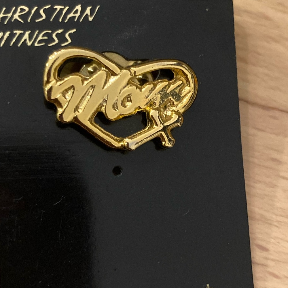 Christian Witness  “Mom” with Cross  Brooch Pin Gold - NWT - Picture 2 of 5